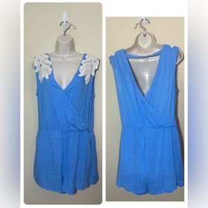 Francesca’s Alya Size Large Crochet Detail Blue Romper New With Tags